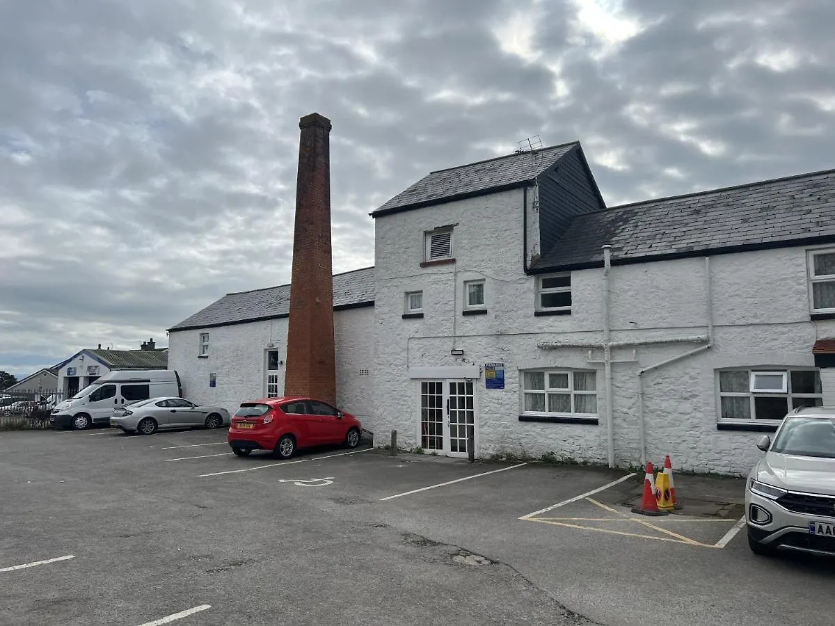 The White Lion Hotel Bridgend   Bridgend (Wales)